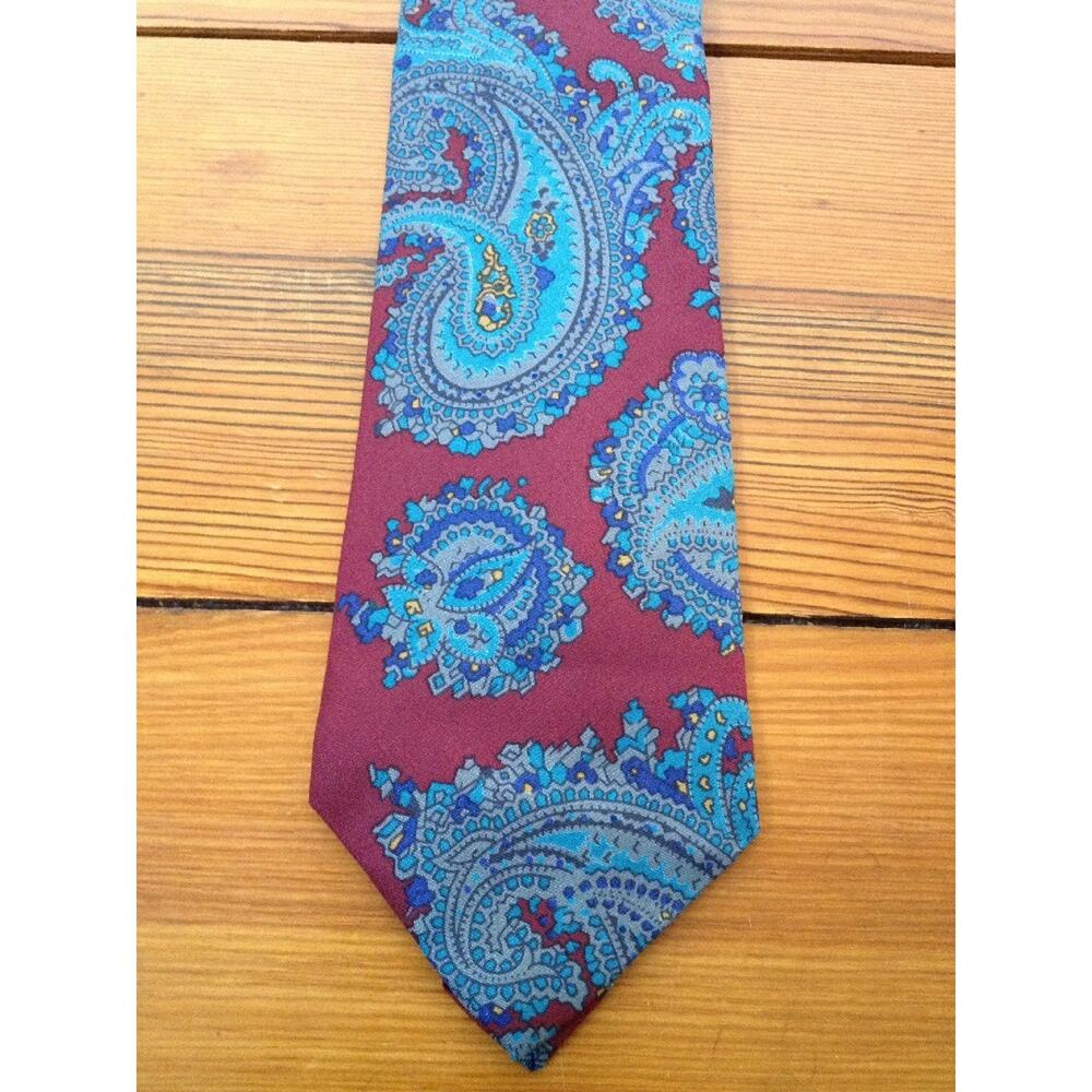 Vintage Burberrys Burberry London USA Made 100% Silk Red Blue Classic 3.5" Tie